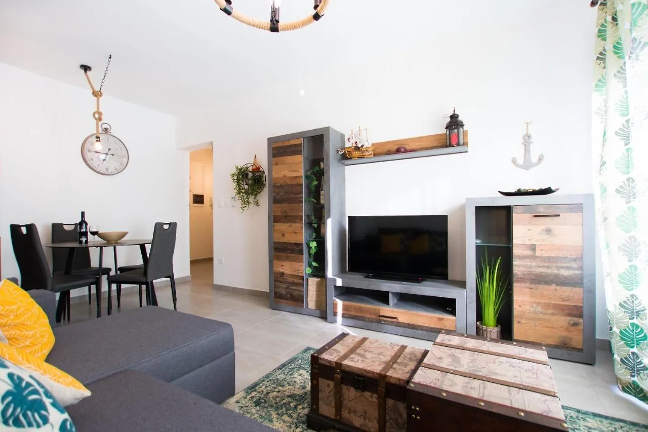 4 * Apartment Sunset Close To The Sea Kastela