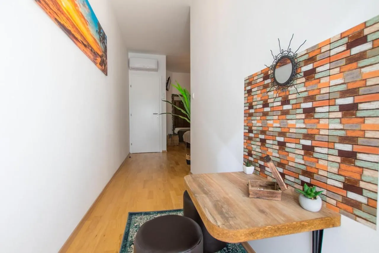 4 * Apartment Sunset Close To The Sea Kastela Croatia