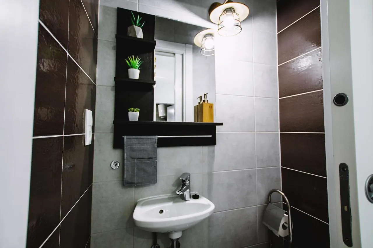 4 * Apartment Sunset Close To The Sea Kastela 0*,