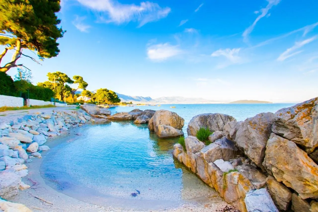 4 * Apartment Sunset Close To The Sea Kastela 0*,  Croatia